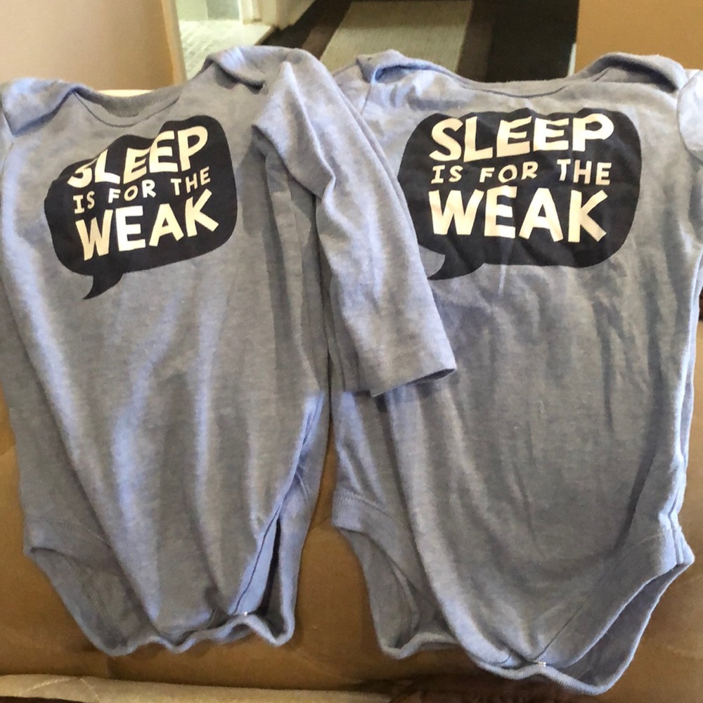 2 bodysuits